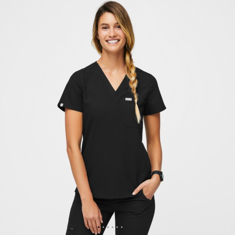 Black Catarina™ - One-Pocket Scrub Top